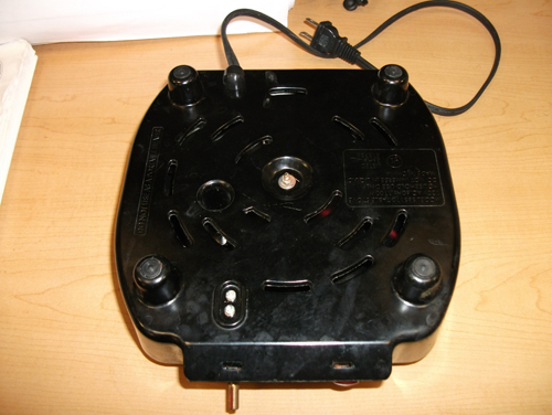 the bottom of the electric hotplate